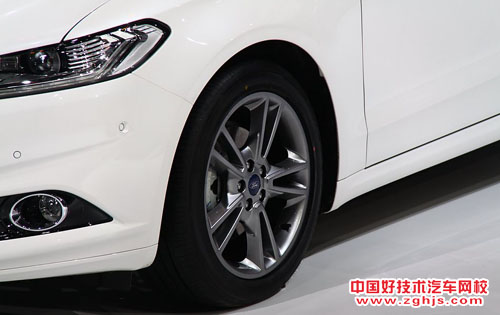 2013福特全新蒙迪欧正式发布 或6月上市销售 图示为蒙迪欧外观细节